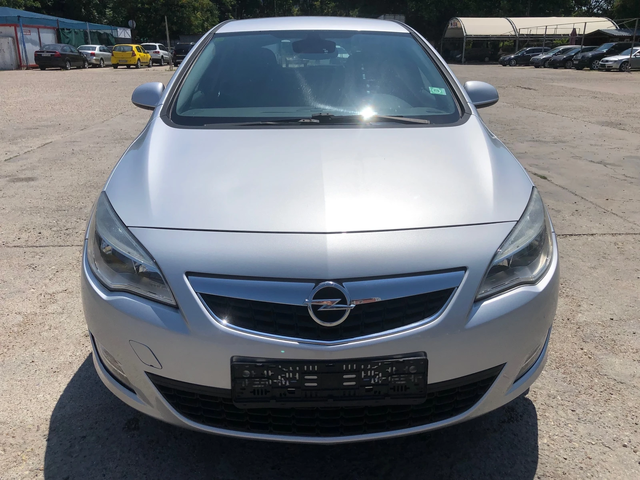 Opel Astra 1.7 CDTI - автомобили, коли, обяви за нови и употребявани 2