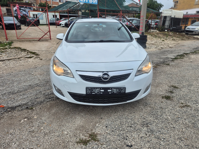 Opel Astra 1.7D, 110K.NAVI - автомобили, коли, обяви за нови и употребявани 1