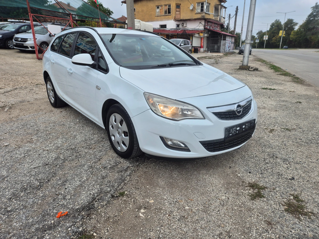 Opel Astra 1.7D, 110K.NAVI - автомобили, коли, обяви за нови и употребявани 2