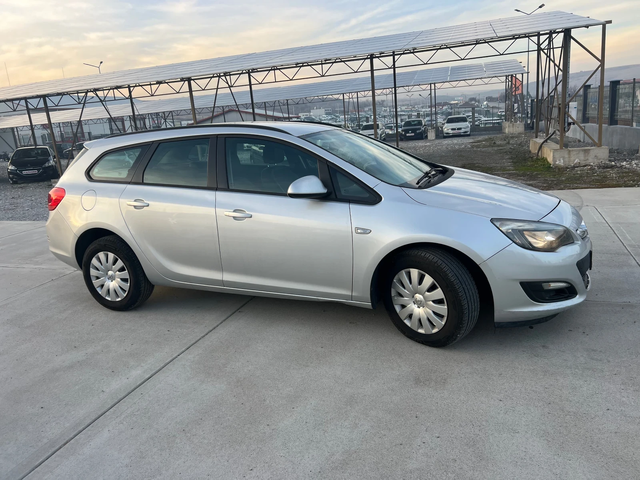 Opel Astra 1.6cdti - автомобили, коли, обяви за нови и употребявани 7