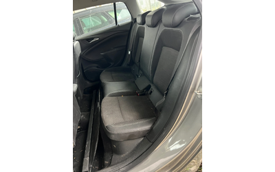 Opel Astra 1.6cdti SPORTSTOURER+ - автомобили, коли, обяви за нови и употребявани 10