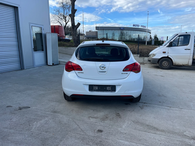 Opel Astra 1.3cdti - автомобили, коли, обяви за нови и употребявани 6
