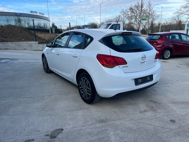 Opel Astra 1.3cdti - автомобили, коли, обяви за нови и употребявани 7