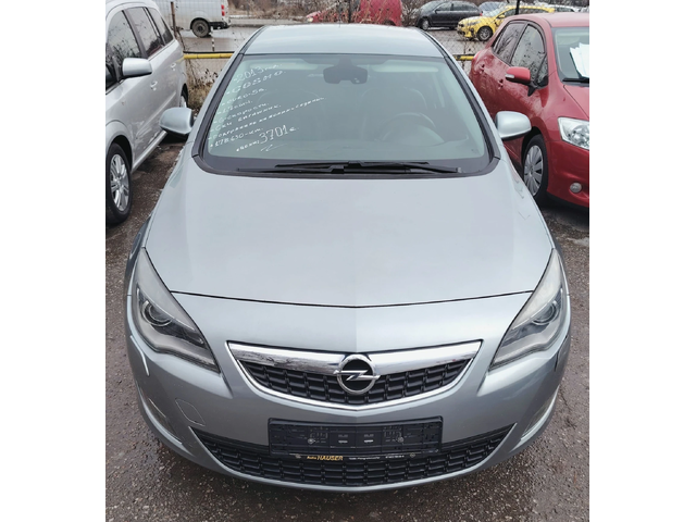 Opel Astra 1.7CDT-i/COSMO - автомобили, коли, обяви за нови и употребявани 0