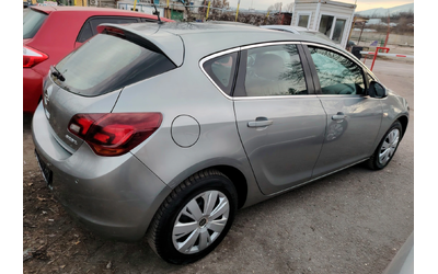 Opel Astra 1.7CDT-i/COSMO - автомобили, коли, обяви за нови и употребявани 6