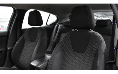 Opel Astra 1.6 CDTi Dynamic - автомобили, коли, обяви за нови и употребявани 9