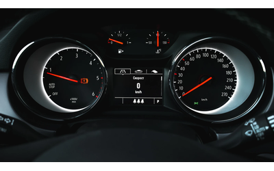 Opel Astra Sports Tourer 1.6d Edition Automatic - автомобили, коли, обяви за нови и употребявани 13