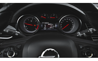 Opel Astra Sports Tourer 1, 6 CDTi Innovation - автомобили, коли, обяви за нови и употребявани 14