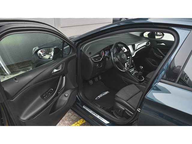 Opel Astra Sports Tourer 1, 6 CDTi Innovation - автомобили, коли, обяви за нови и употребявани 7
