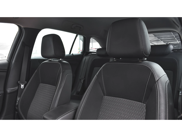 Opel Astra Sports Tourer 1, 6 CDTi Innovation - автомобили, коли, обяви за нови и употребявани 9