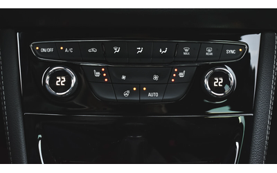 Opel Astra 1.6 Turbo OPC Line - автомобили, коли, обяви за нови и употребявани 13