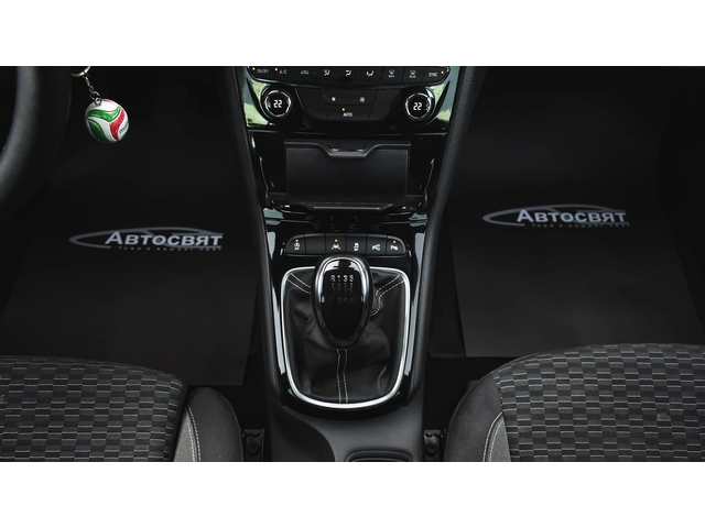 Opel Astra 1.2 Turbo GS Line - автомобили, коли, обяви за нови и употребявани 11