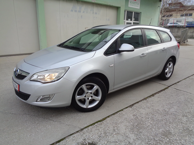Opel Astra 1.7CDTI-110-COSMO-SPORTS-TOURER-BARTER-LIZING - автомобили, коли, обяви за нови и употребявани 0