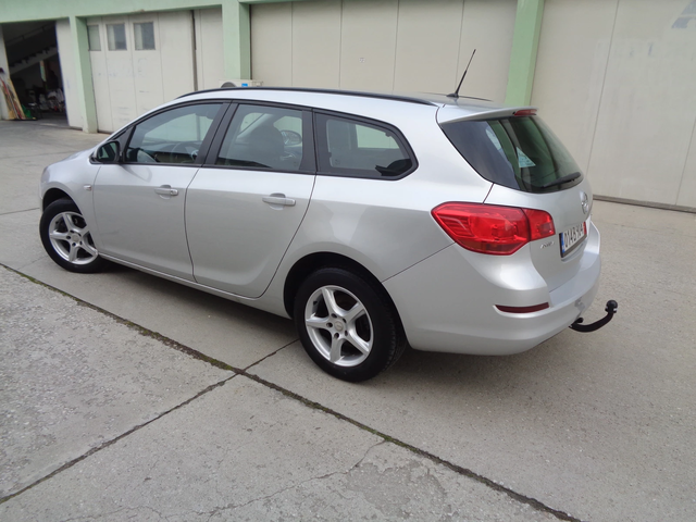 Opel Astra 1.7CDTI-110-COSMO-SPORTS-TOURER-BARTER-LIZING - автомобили, коли, обяви за нови и употребявани 2