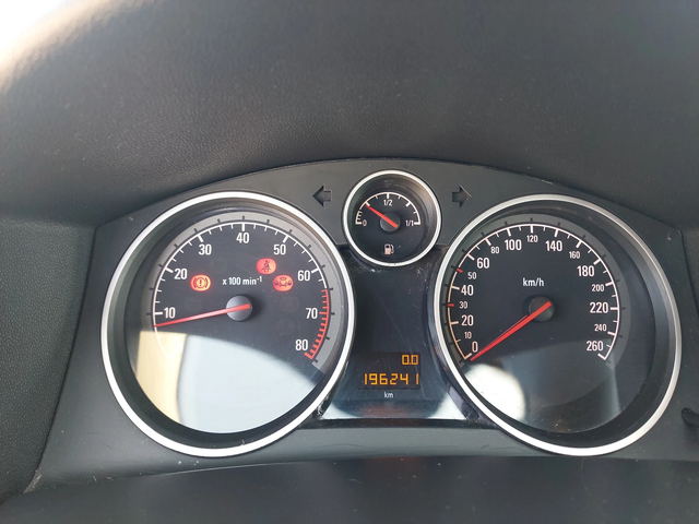 Opel Astra 1.4i - автомобили, коли, обяви за нови и употребявани 12