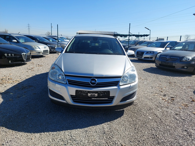 Opel Astra 1.4i - автомобили, коли, обяви за нови и употребявани 1