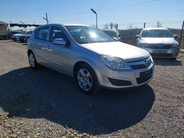 Opel Astra 1.4i - автомобили, коли, обяви за нови и употребявани 2
