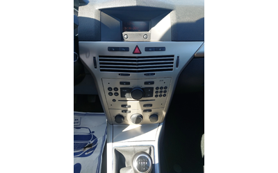 Opel Astra 1.4i - автомобили, коли, обяви за нови и употребявани 9