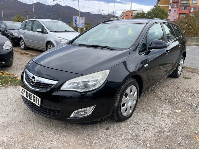 Opel Astra 1.7CDTI-ITALIA - автомобили, коли, обяви за нови и употребявани 0