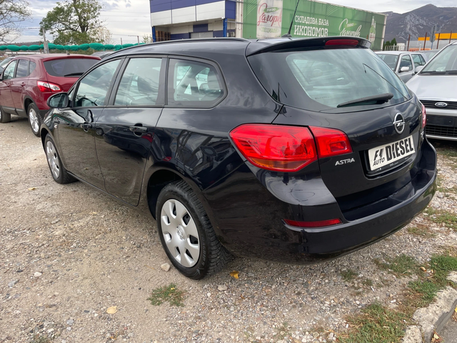 Opel Astra 1.7CDTI-ITALIA - автомобили, коли, обяви за нови и употребявани 9