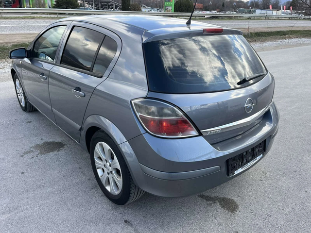 Opel Astra FACE 1.7CDTI 110кс EURO 4 КЛИМАТИК - автомобили, коли, обяви за нови и употребявани 4
