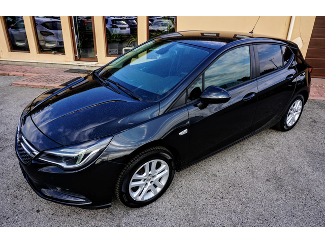 Opel Astra 1.6CDTI INNOVATION - автомобили, коли, обяви за нови и употребявани 1