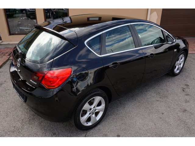 Opel Astra 1.6T COSMO S - автомобили, коли, обяви за нови и употребявани 2