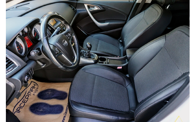 Opel Astra 1.7CDTi COSMO - автомобили, коли, обяви за нови и употребявани 6