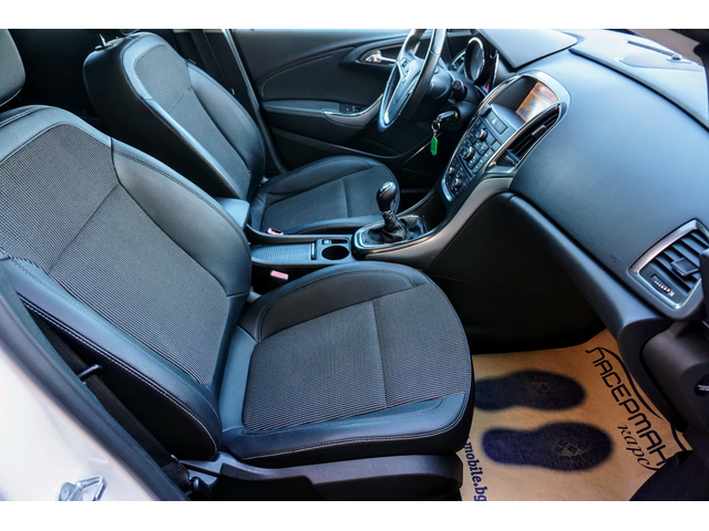 Opel Astra 1.7CDTi COSMO - автомобили, коли, обяви за нови и употребявани 8