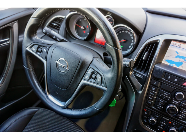 Opel Astra 1.7CDTi COSMO - автомобили, коли, обяви за нови и употребявани 9
