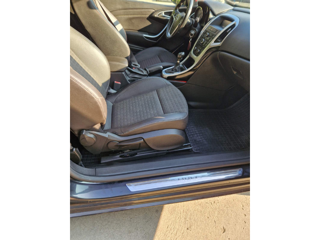 Opel Astra GTC – две врати спортно окачване - автомобили, коли, обяви за нови и употребявани 4