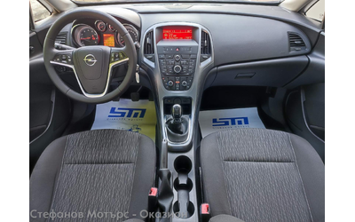 Opel Astra J 4-вр. Седан 116к.с. Бензин - автомобили, коли, обяви за нови и употребявани 10