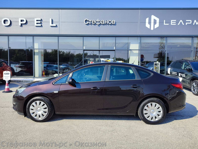 Opel Astra J 4-вр. Седан 116к.с. Бензин - автомобили, коли, обяви за нови и употребявани 3