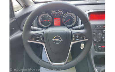 Opel Astra J 4-вр. Седан 116к.с. Бензин - автомобили, коли, обяви за нови и употребявани 8
