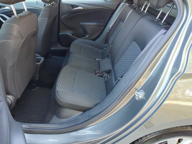 Opel Astra K 4-вр. Хечбек 131к.с. Бензин - автомобили, коли, обяви за нови и употребявани 12