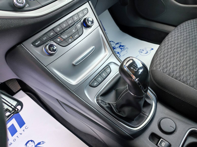 Opel Astra K 4-вр. Комби 136к.с. Дизел - автомобили, коли, обяви за нови и употребявани 13