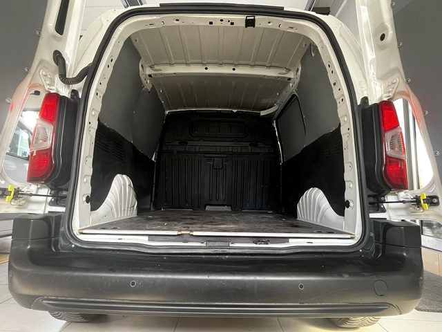 Opel Combo 1.5 DIESEL - автомобили, коли, обяви за нови и употребявани 9