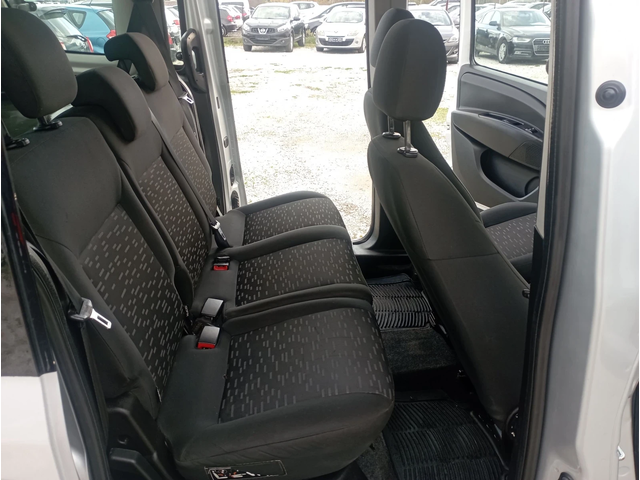 Opel Combo 5 врати, Италия , ДДС - автомобили, коли, обяви за нови и употребявани 7