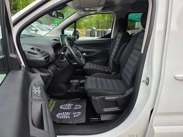 Opel Combo 1.5TDCI 130K.C. / 7 МЕСТА / НАВИ / КАР-ПЛЕЙ / - автомобили, коли, обяви за нови и употребявани 7