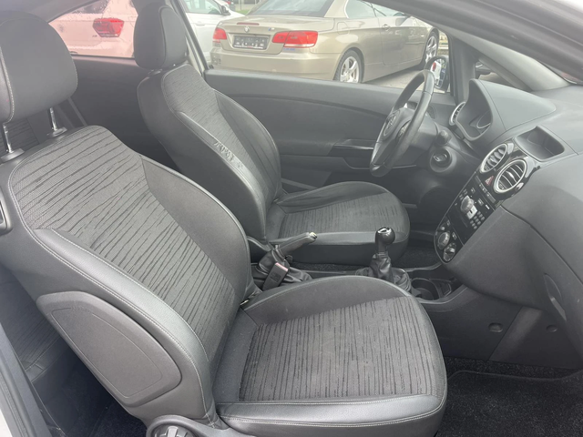 Opel Corsa 1.3 GAS/BENZ - автомобили, коли, обяви за нови и употребявани 11