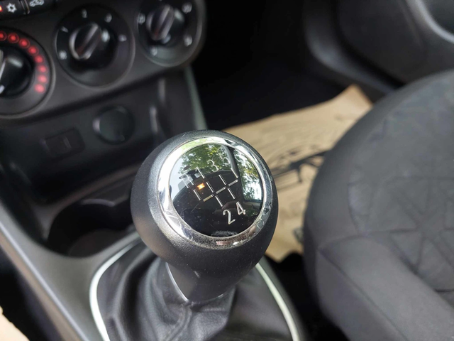 Opel Corsa 1, 2i UNIKAT!!!! - автомобили, коли, обяви за нови и употребявани 11