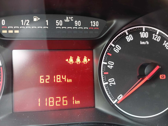 Opel Corsa 1, 2i UNIKAT!!!! - автомобили, коли, обяви за нови и употребявани 6