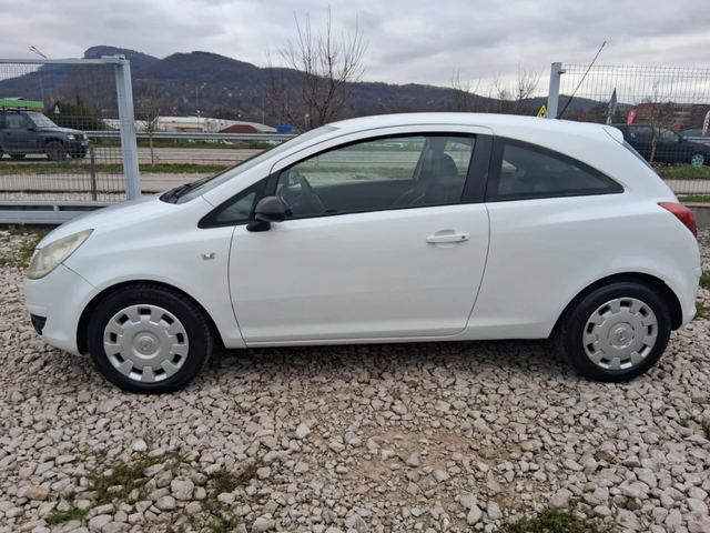 Opel Corsa Facelift + ГАЗ - автомобили, коли, обяви за нови и употребявани 1