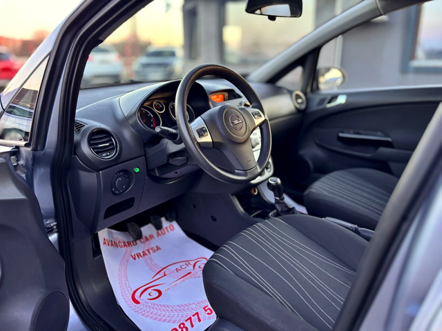 Opel Corsa - автомобили, коли, обяви за нови и употребявани 8