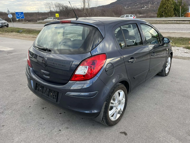 Opel Corsa 1.0I 60кс EURO 4 КЛИМАТИК - автомобили, коли, обяви за нови и употребявани 3