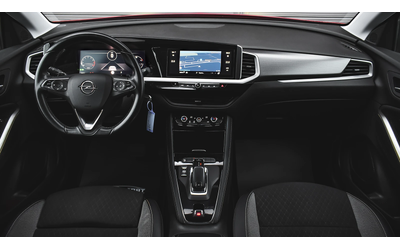 Opel Grandland 1.2 Turbo GS Line Automatic - автомобили, коли, обяви за нови и употребявани 11