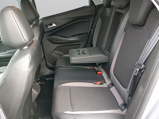 Opel GRANDLAND X 2.0D 180HP EAT8 E6 - автомобили, коли, обяви за нови и употребявани 8