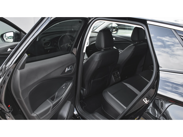 Opel Grandland X 1.6 Turbo Innovation Plug-in Hybrid4 4x4 Automatic - автомобили, коли, обяви за нови и употребявани 8