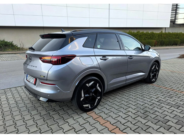 Opel Grandland X GSe/AWD/AT8/1.6PHEV/300hp - автомобили, коли, обяви за нови и употребявани 3