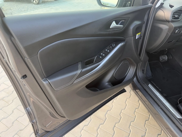 Opel Grandland X 1.2 benzin 131ks Automatic !!! Лизинг !!! - автомобили, коли, обяви за нови и употребявани 9